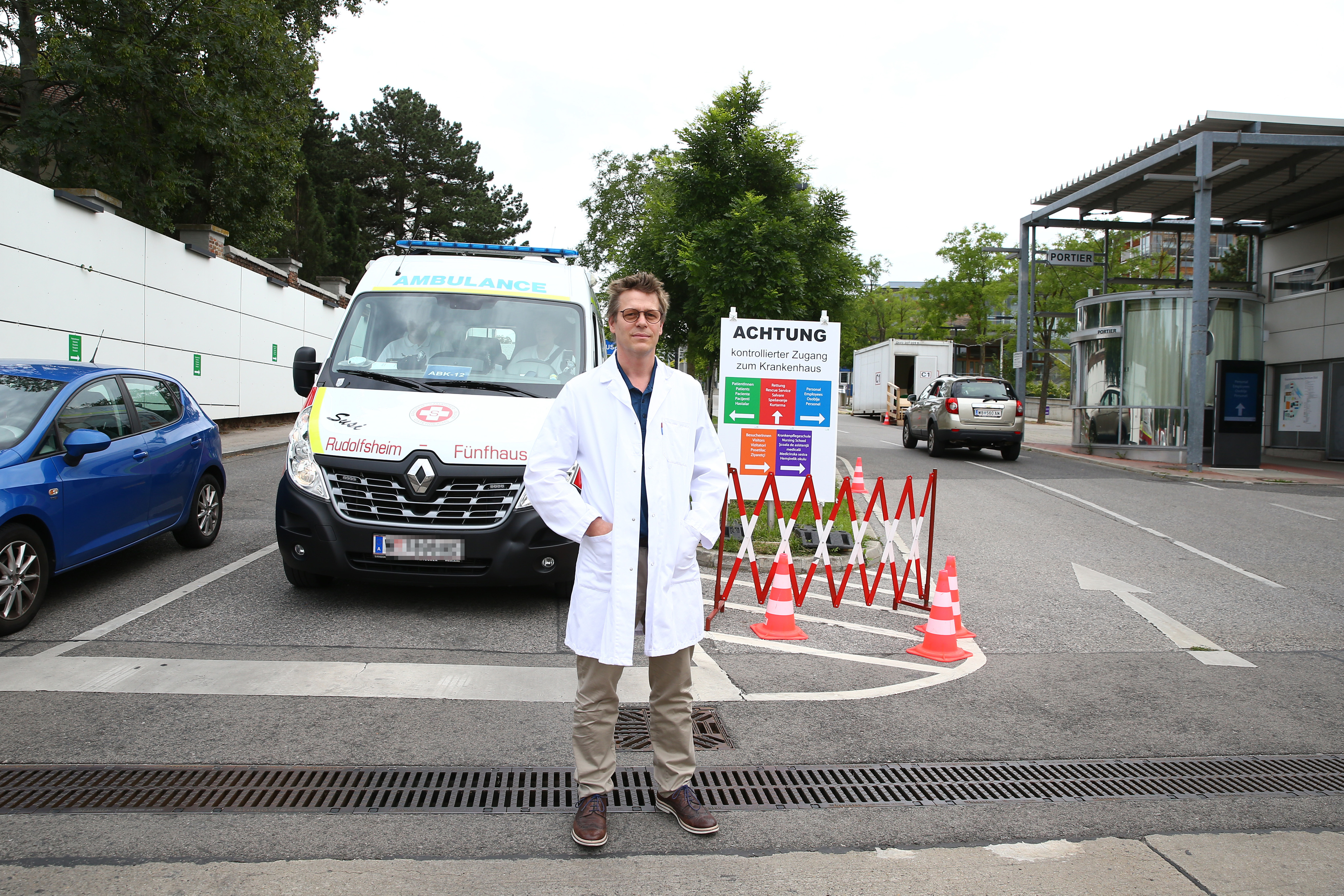 Gerald Gingold vor dem SMZ-Süd