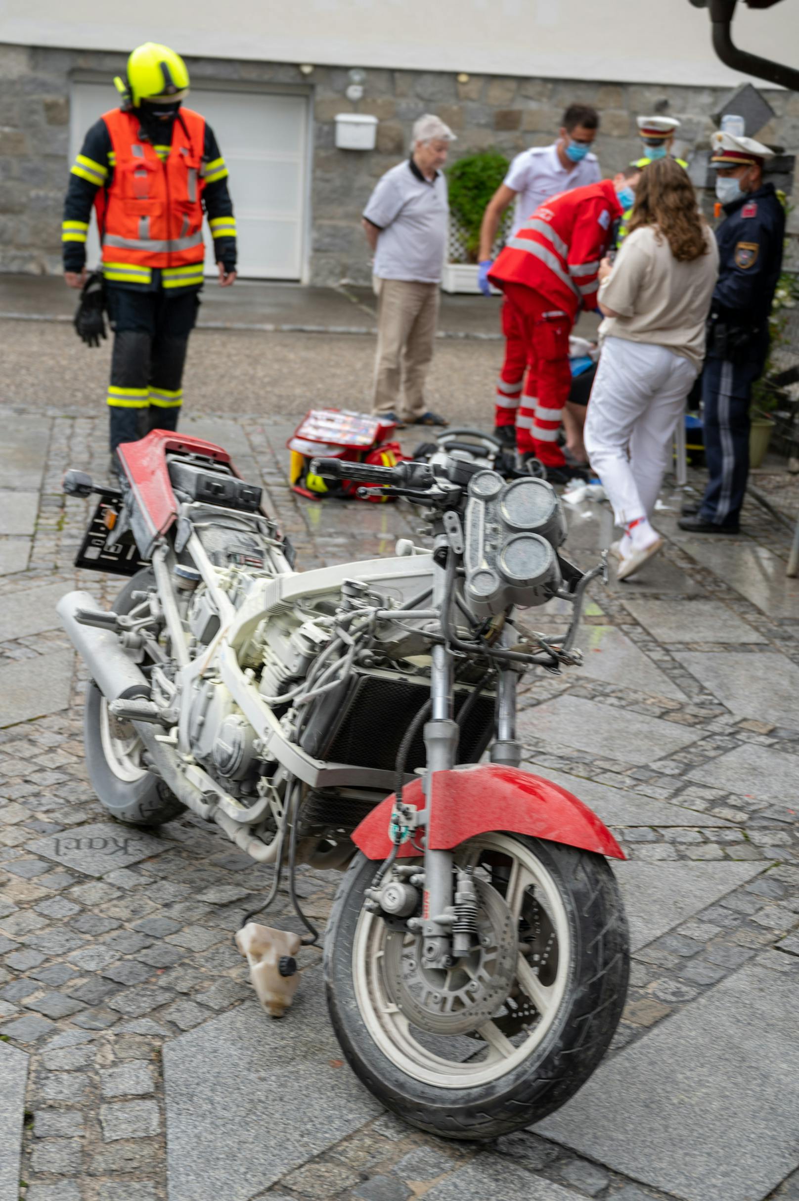 Dieses Motorrad eines 49-Jährigen aus Schwertberg hatte Feuer gefangen.