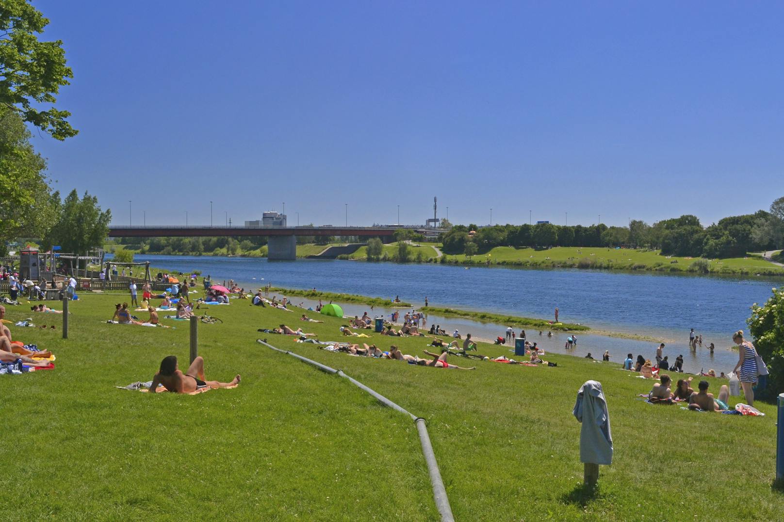 Entlang der südlichen Donauinsel wird statt des flächendeckenden Parkpickerls eine Gebührenzone gelten.
