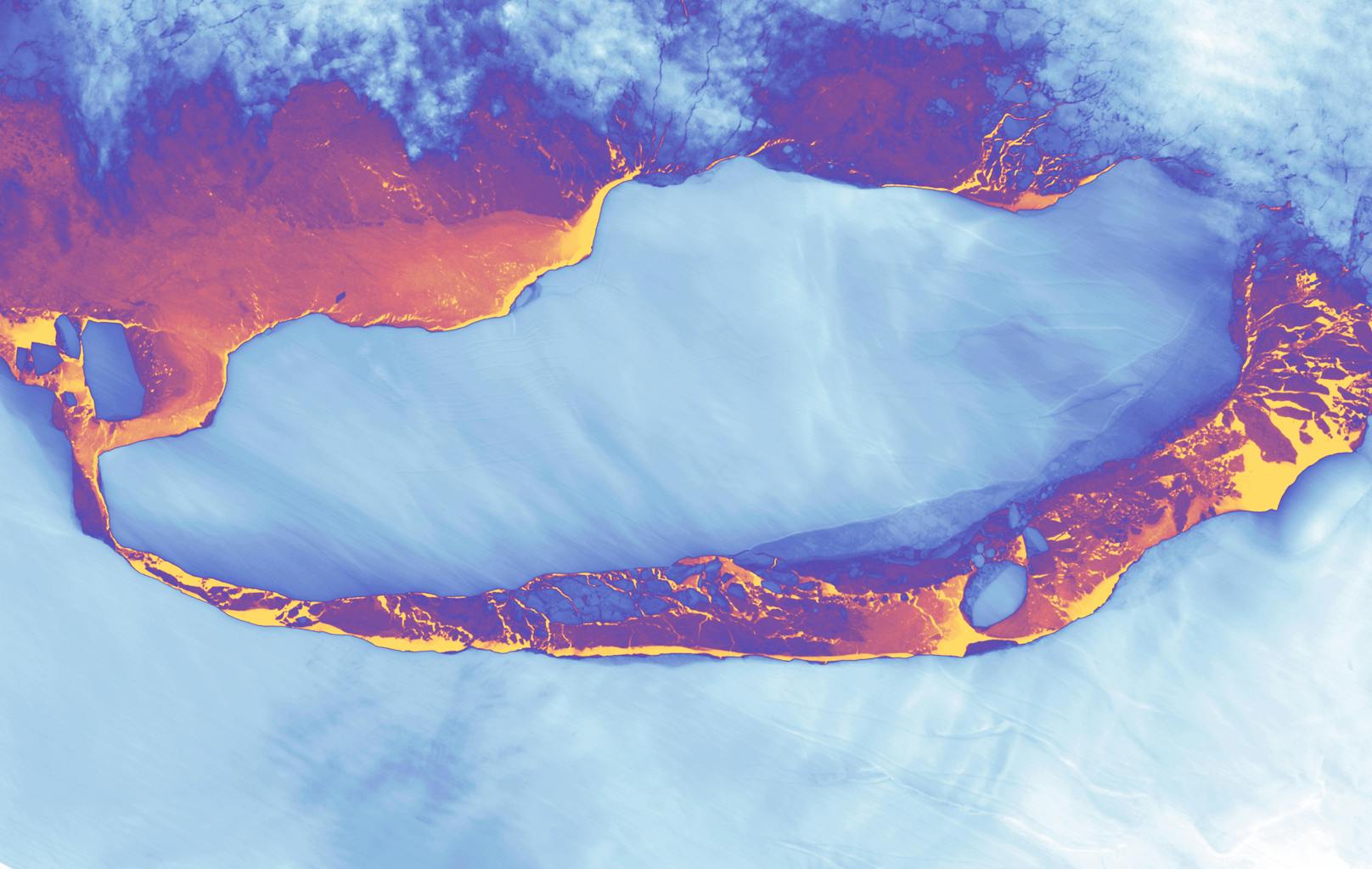 Falschfarben-Satellitenbild (gradiert nach relativer Wärme) von Eisberg-Koloss A68 kurz nach seiner Kalbung.
