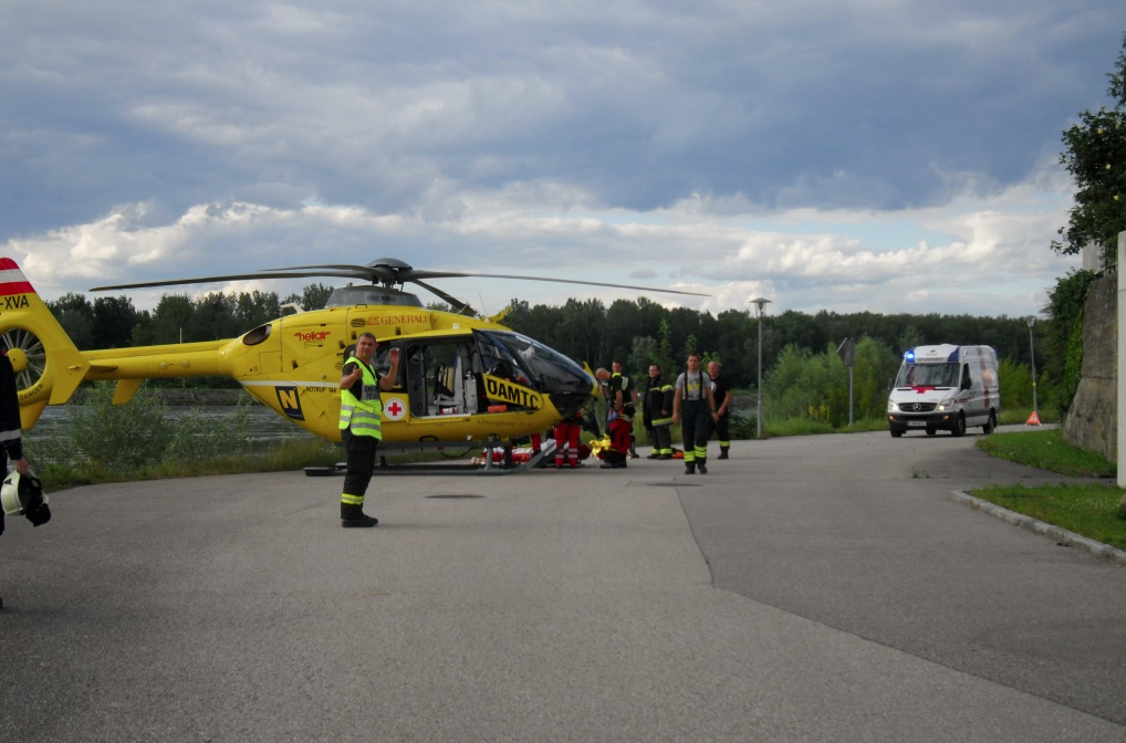 C15 und Rettung vor Ort.