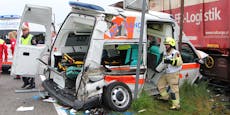 "Zivi" crasht Rettungsauto zum Totalschaden