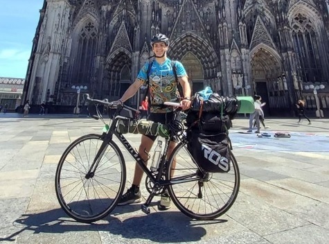 Ein 20-jähriger Student radelte über 4.000 Kilometer heim nach Griechenland.