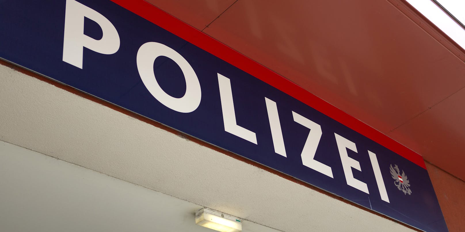 In Salzburg wurde in zwei Polizeistationen ein weiterer Corona-Cluster ausgemacht.