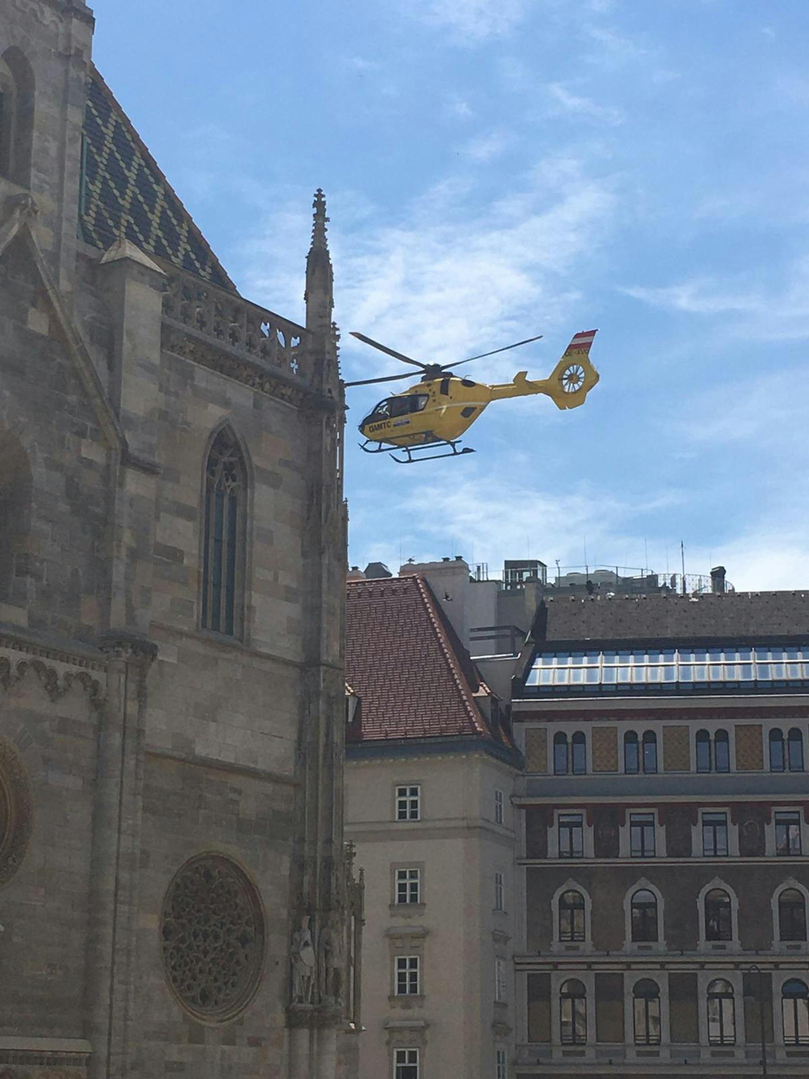 Mittwochmittag kreiste ein Hubschrauber über dem Stephansdom.