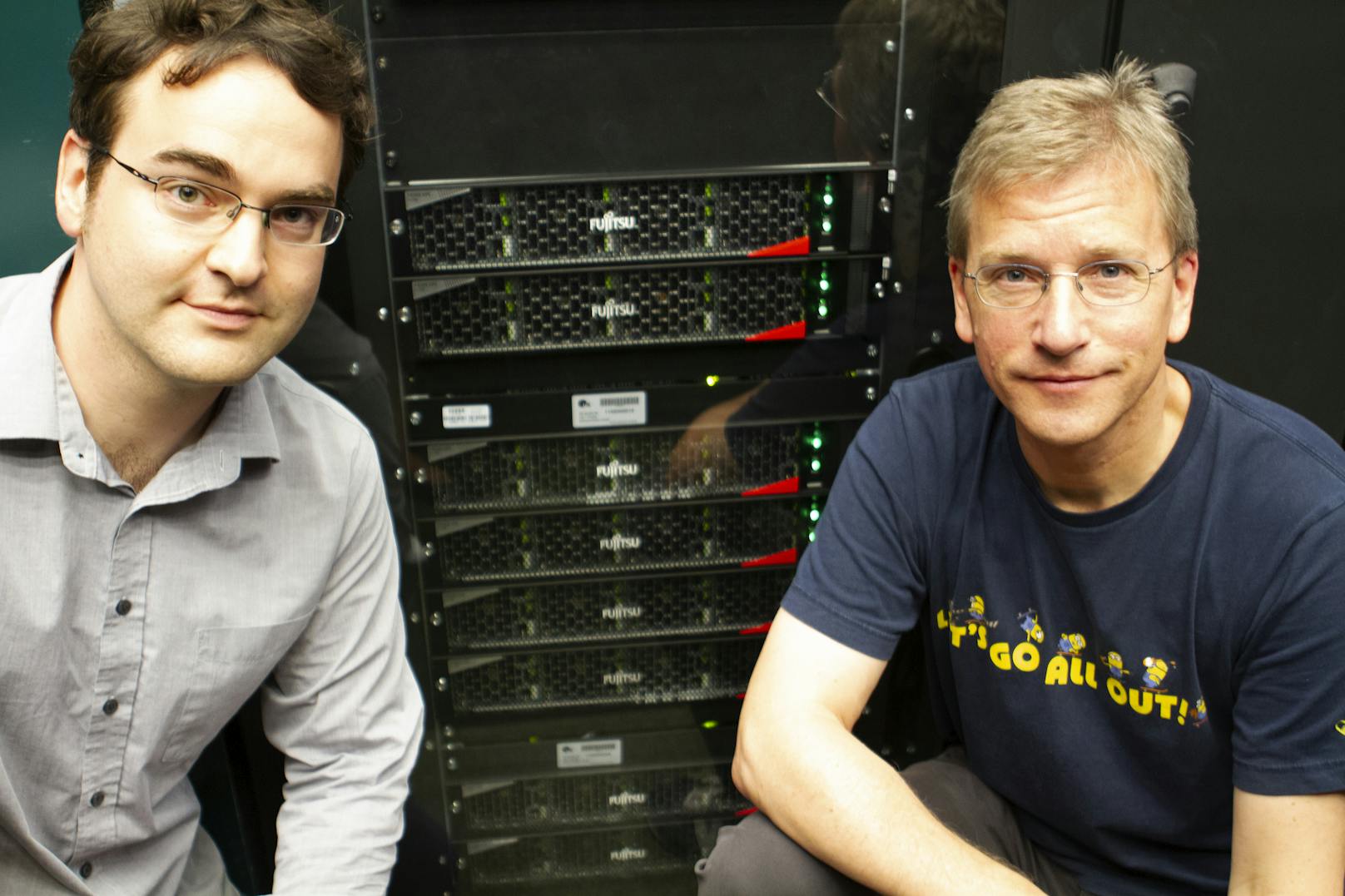 Prof. Dr. Christoph Lehner (links) und Prof. Dr. Tilo Wettig (rechts) .