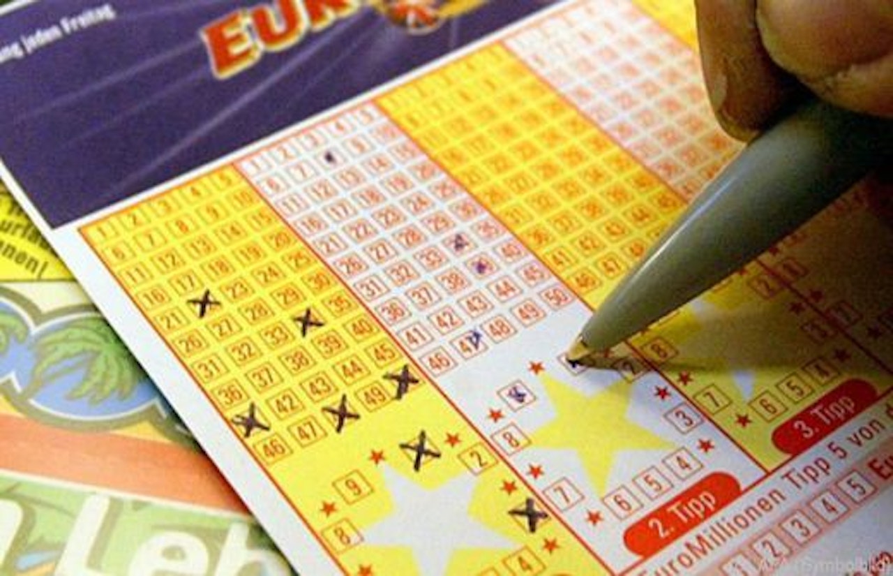 Heute.at - Lotto-Glückspilz gibt 70 Mio. € von Mega-Gewinn ab