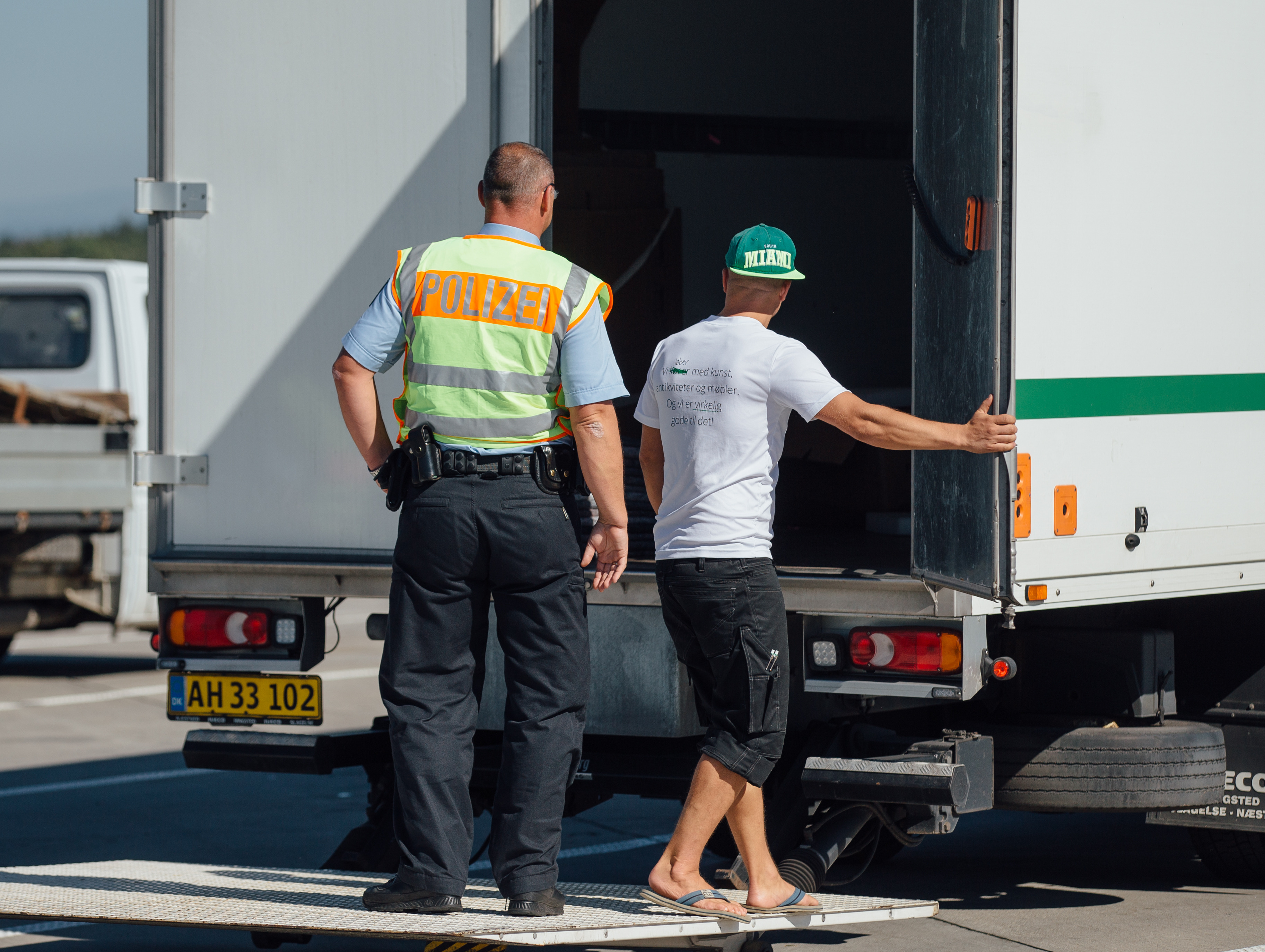 In einem Laderaum wurden 31 Personen entdeckt.