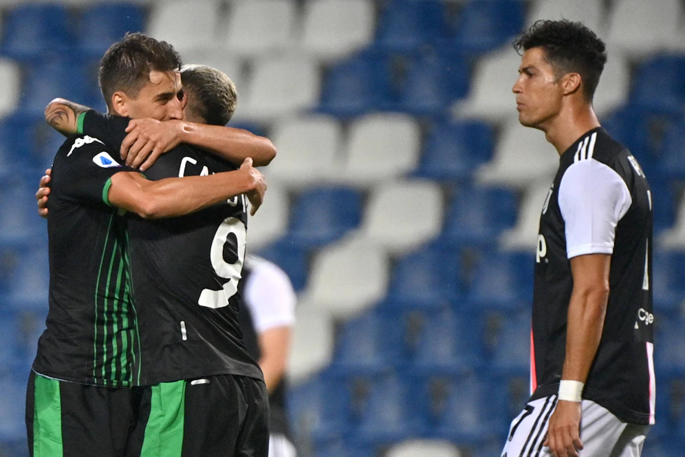 Sassuolo jubelt, Cristiano Ronaldo macht ein langes Gesicht.