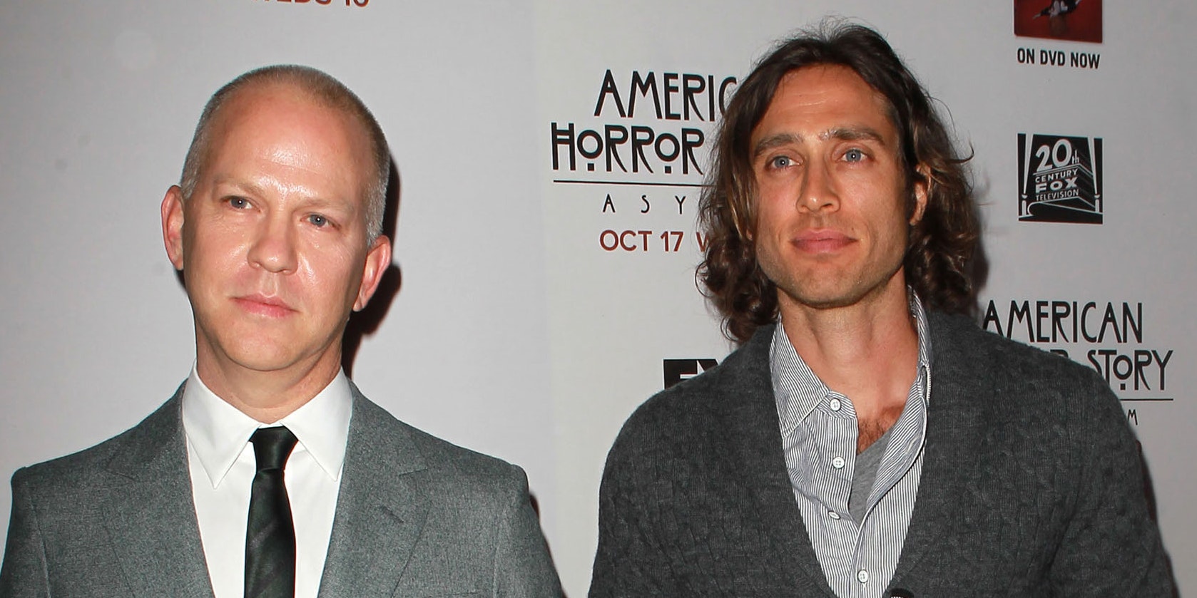 Die "Glee"-Erfolgsproduzenten <strong>Ryan Murphy</strong> (li.) und <strong>Brad Falchuk</strong>&nbsp;wollen mit ihrem Kollegen Ian Brennan die Zukunft von Riveras Sohn sicher stellen.