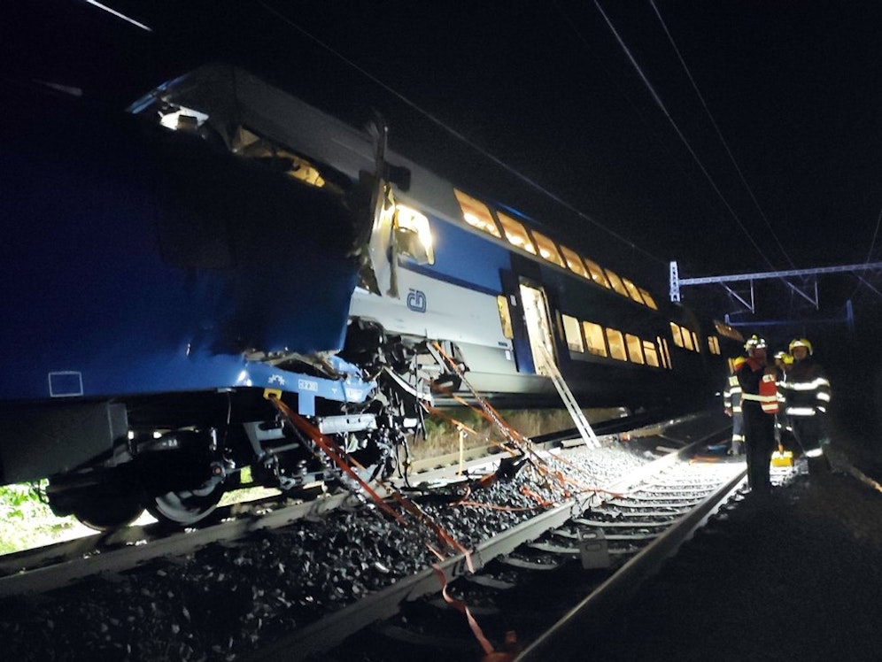 Einer Lokführer starb bei dem Crash.