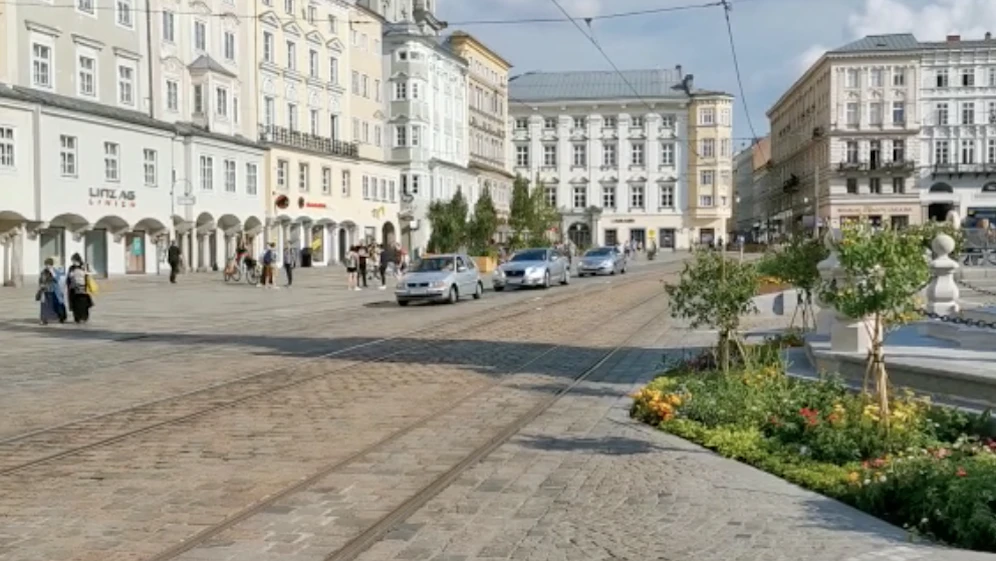 Eigentlich war am Mittwoch der ersten autofreie Tag am Linzer Hauptplatz. Doch es kam anders.
