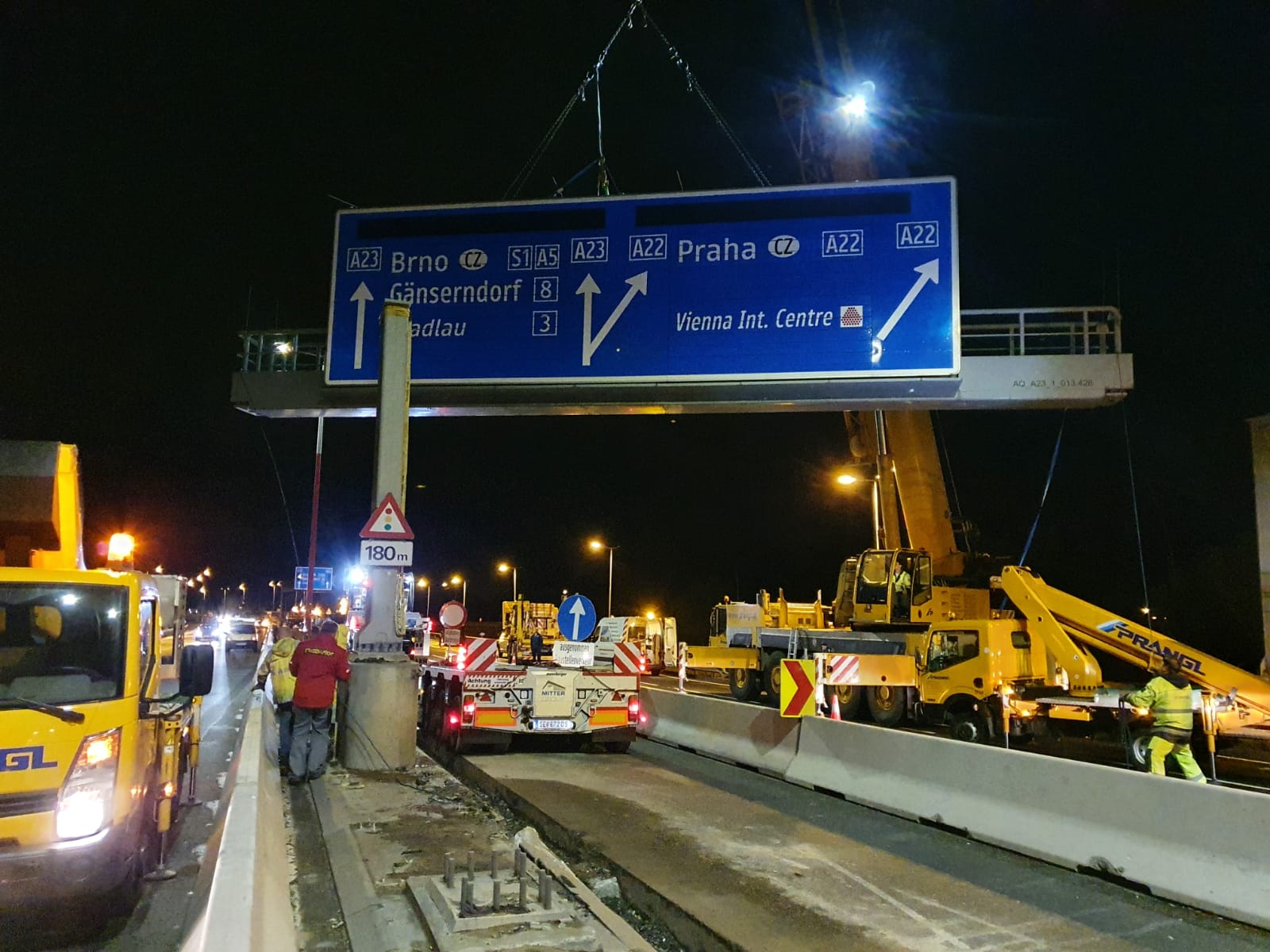 Wegen Sanierungsarbeiten werden bei Knoten Kaisermühlen zwei Auffahrten auf die A23 gesperrt.