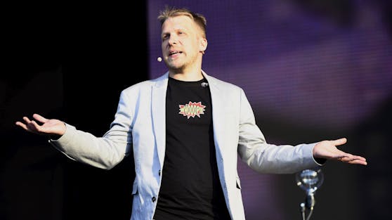 Oliver Pocher hat der Welt der Influencer den Kampf angesagt. In seiner "Bildschirmkontrolle" lässt er selbst ernannte Social-Media-Größen reihenweise auffliegen.