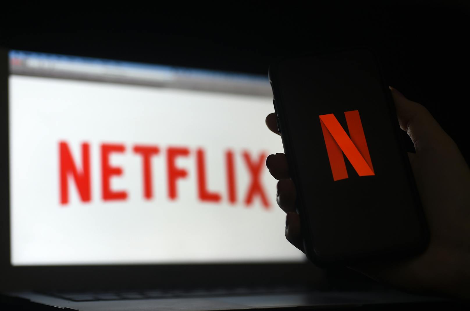 Der Netflix-Boom lässt nach, die Aktie stürzt ab.