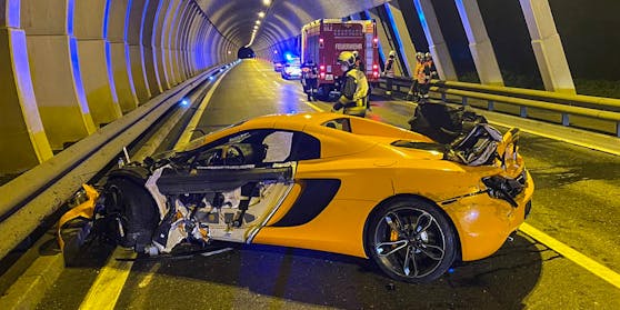 Gegen 4.15 Uhr früh wurden die Feuerwehr Silz und der Rettungsdienst zu einem Unfall in die sogenannte "Simmeringgalerie" auf der A12 alarmiert.