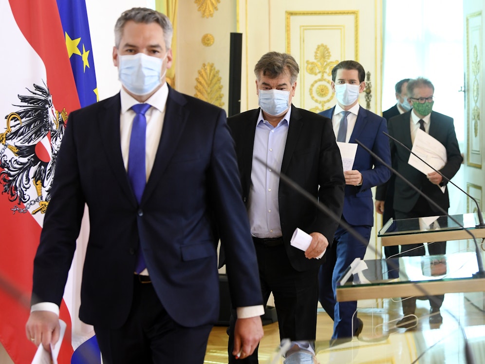 Von der Regierungsspitze werden neue Corona-Maßnahmen erwartet.