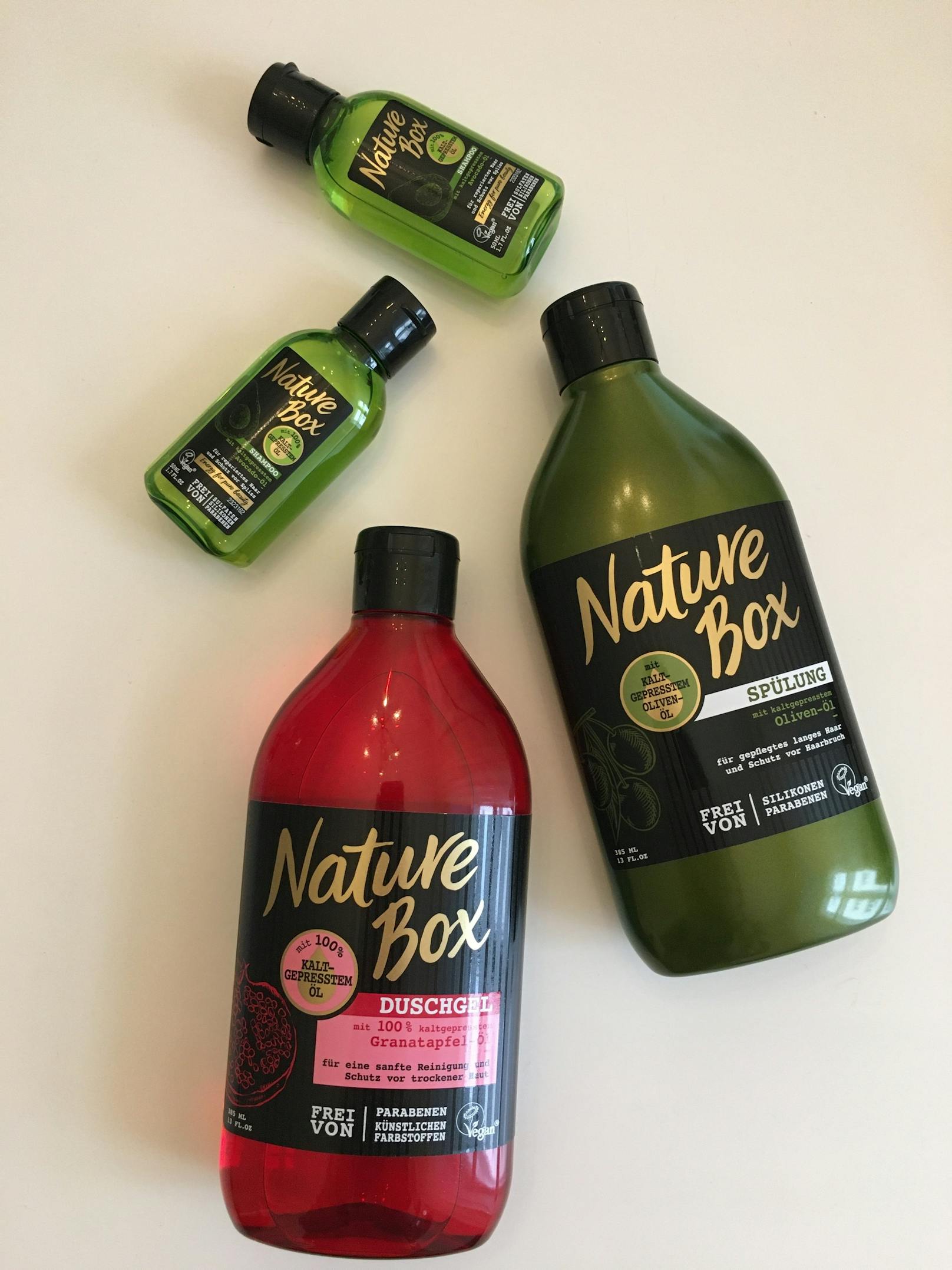 Beauty-Paket von Nature Box inkl. Shampoo, Spülung & Duschgel