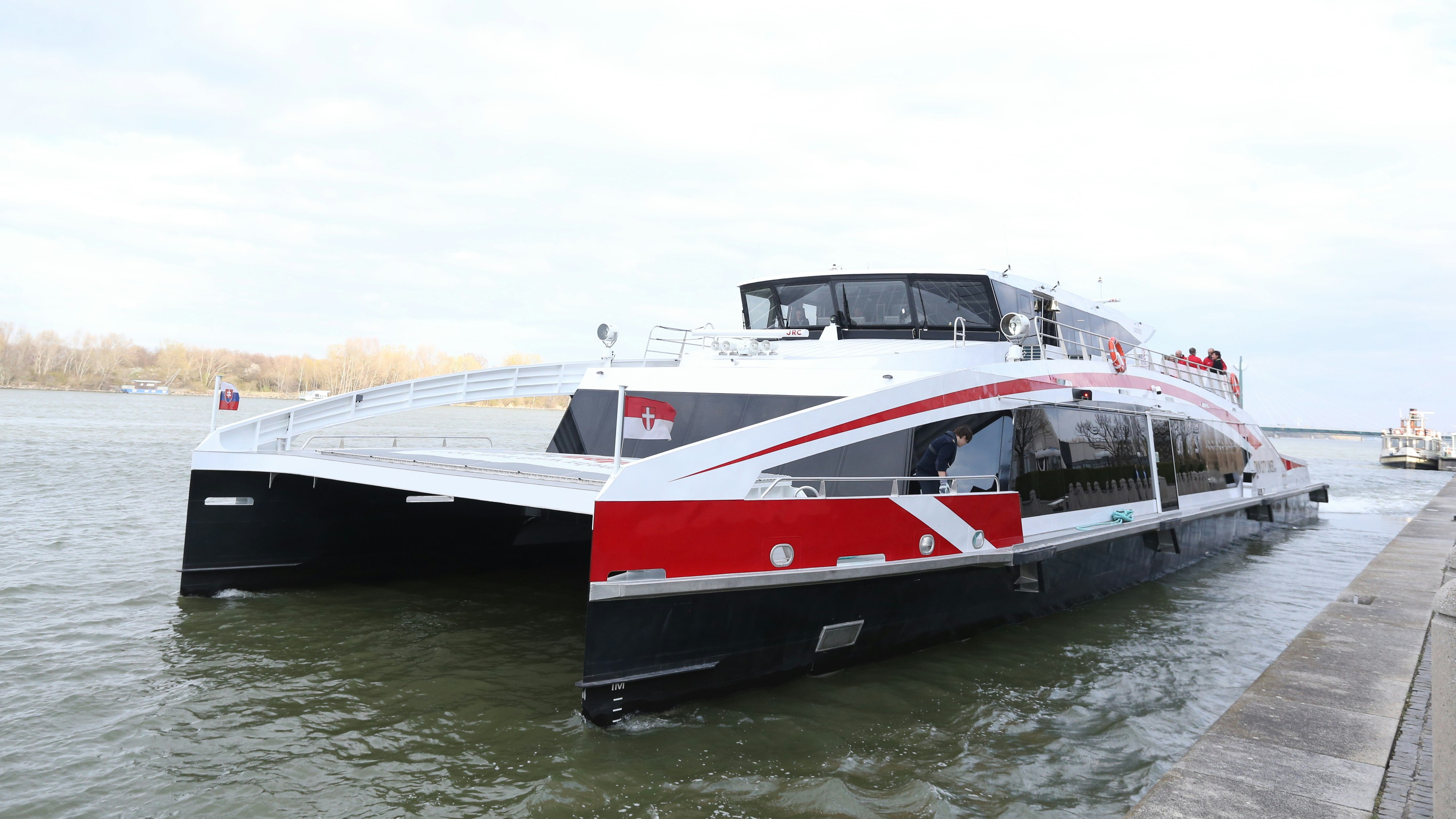 Ab 1. August 2020 kehrt der neue Twin City Liner wieder auf seine Stammstrecke zurück und verbindet vorerst drei Mal wöchentlich Wien mit der slowakischen Hauptstadt Bratislava.