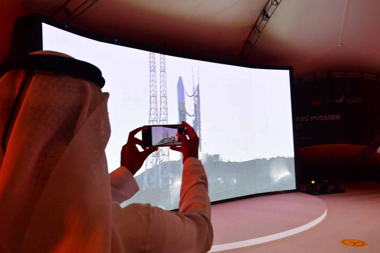 Die Vereinigen Arabischen Emirate schicken erstmals eine Sonde Richtung Mars.<br>