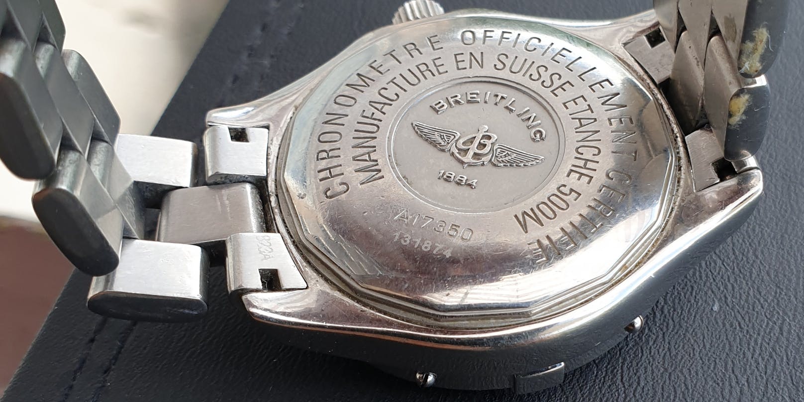 Die Betrüger ergaunerten die Breitling. Die Uhr wurde schon als gestohlen registriert.&nbsp;