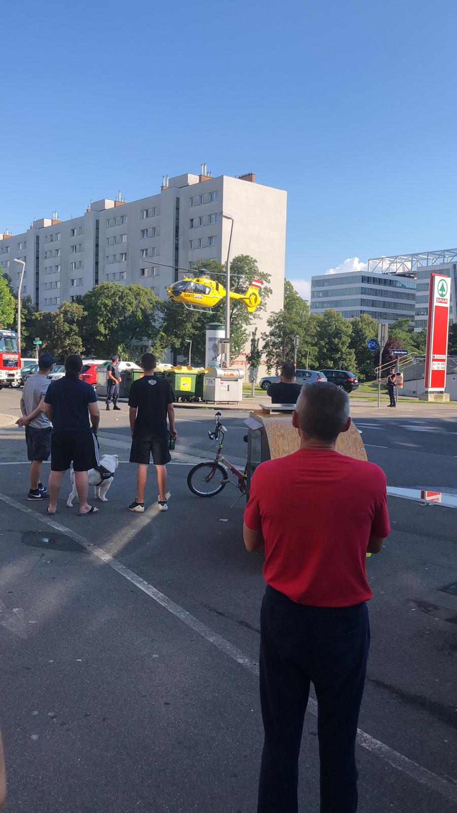 Wegen eines Rettungseinsatzes war die Engerthstraße in Wien-Leopoldstadt am späten Dienstagnachmittag gesperrt. 