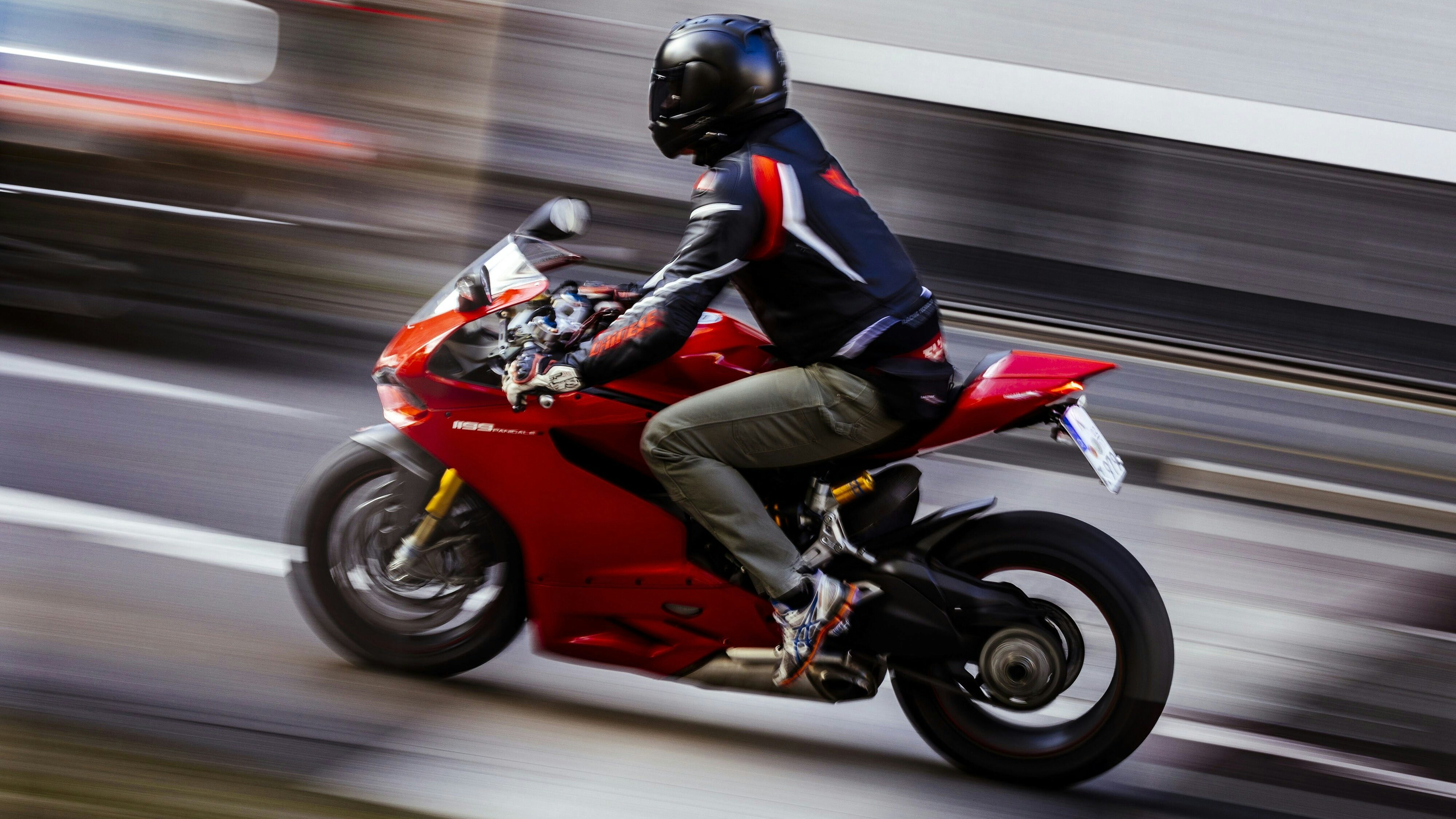 Heute.at - Raser verlieren Führerscheine und ihre Bikes