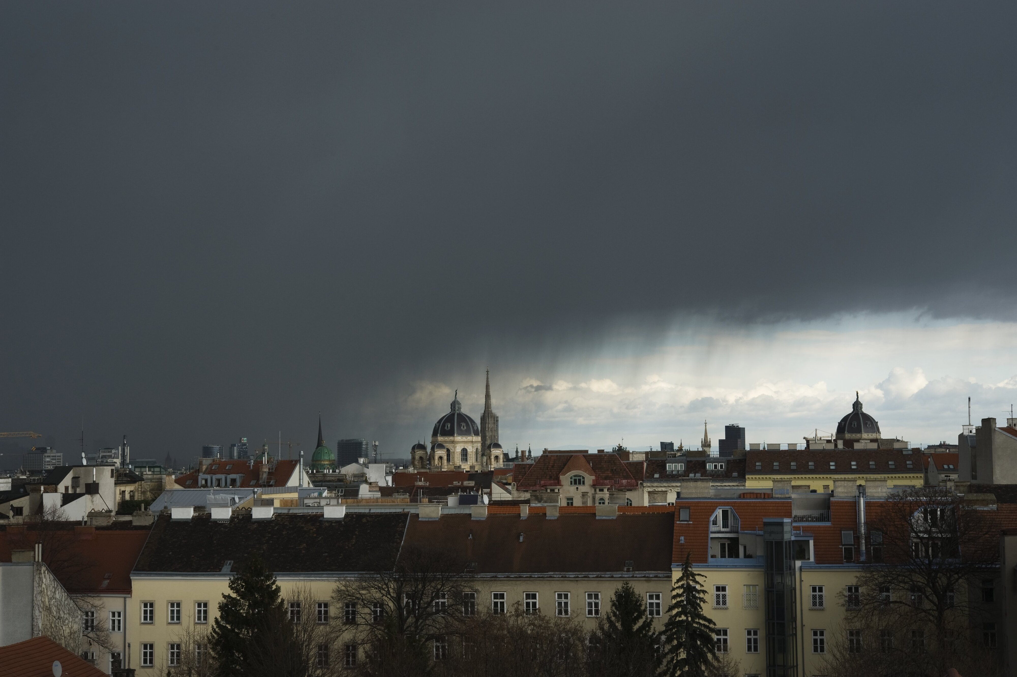 Unwetter-Alarm: Gewitter Und Hagel In Wien | Heute.at