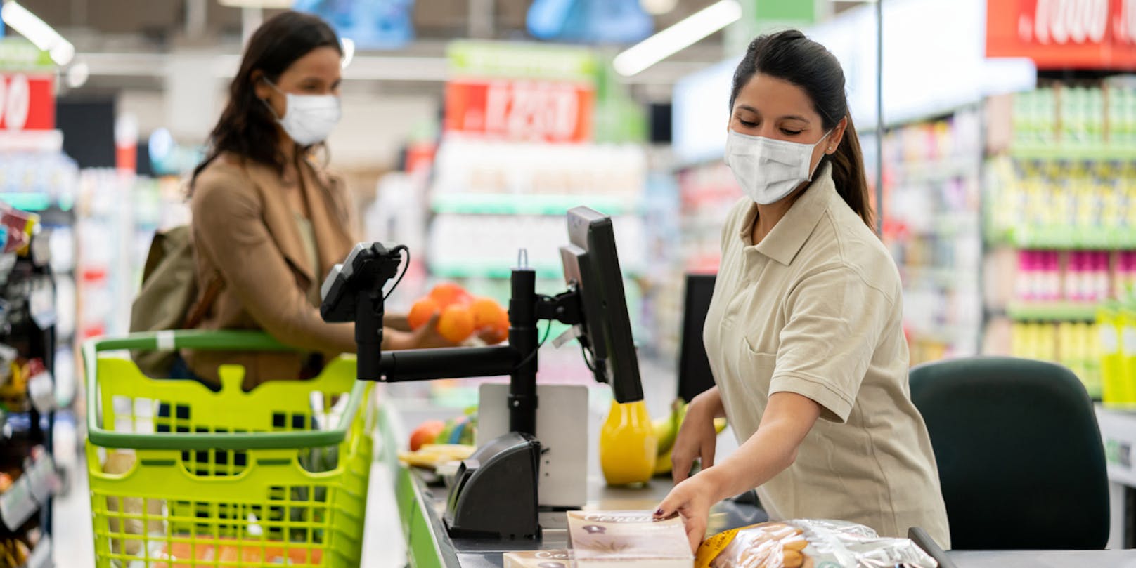 110.000 Mitarbeiter der Supermärkte sollen von der Maskenpflicht befreit werden, wenn sie einen 2G-Nachweis erbringen.
