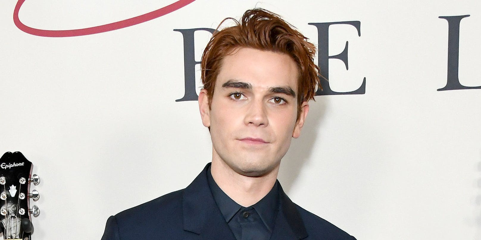 Schockmoment für "Riverdale"-Schauspieler <strong>KJ Apa</strong>: Im Auge des Teenie-Stars steckte ein Metallsplitter.