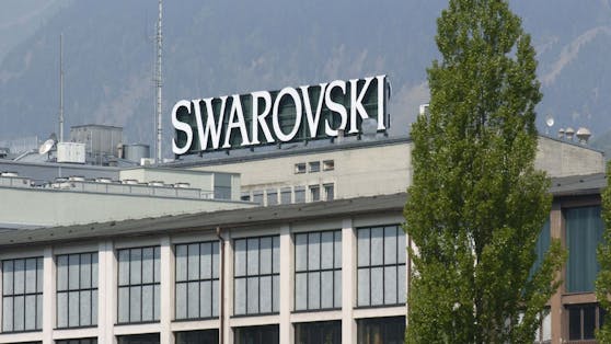 Der Kristallkonzern Swarovski muss ein Viertel der Stellen abbauen.