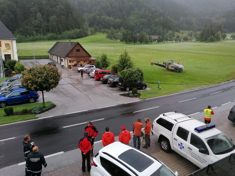 Samstag war ein Rafting-Boot auf der Salza gekentert. Eine Frau musste reanimiert werden, es soll sich um die Freundin eines LASK-Kickers handeln.