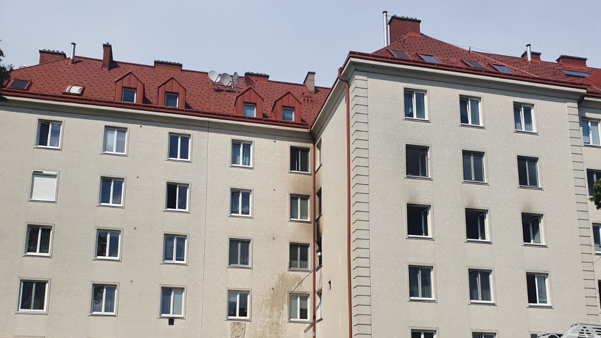 Feuer in einem Wiener Gemeindebau in Penzing