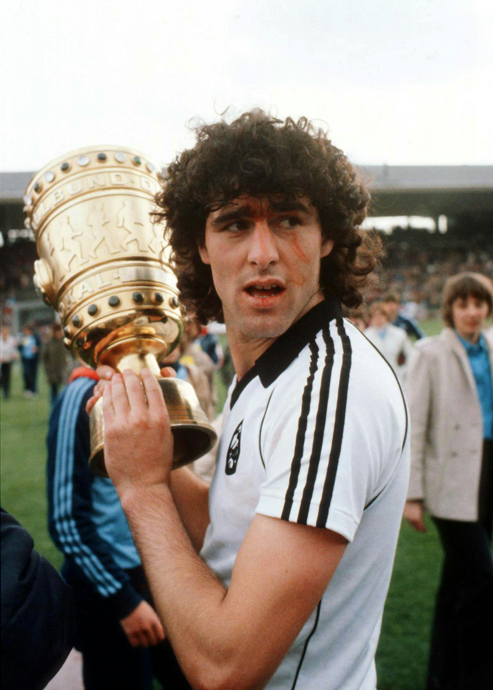 <strong>Bruno Pezzey: </strong>Legendärer ÖFB-Libero, der in Deutschland Karriere machte. 1980 mit Frankfurt UEFA-Cup-Sieger, 1981 Pokalsieger. 1994 viel zu früh verstorben.