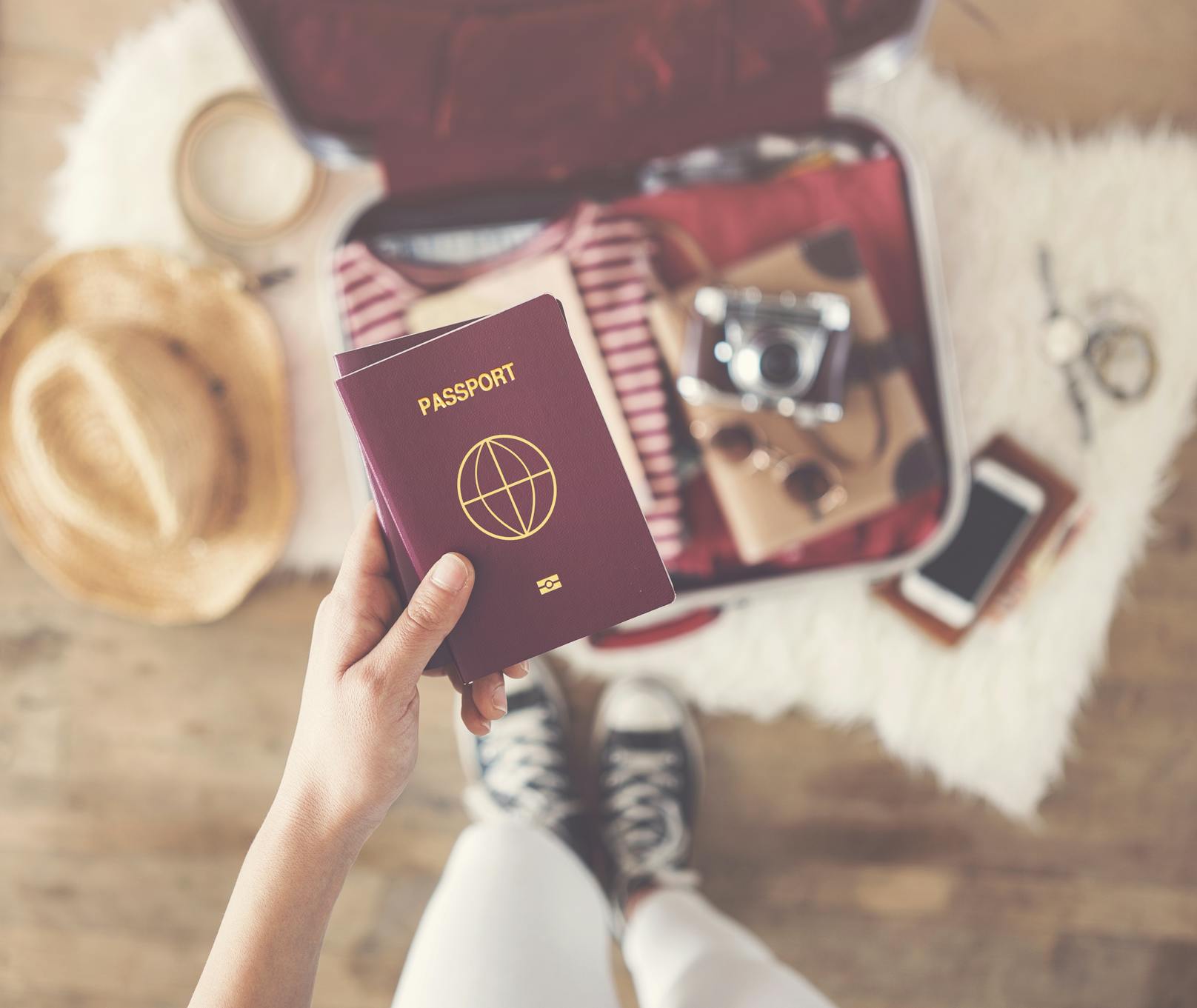 Egal in welches Land es im Urlaub geht - die richtigen Dokumente dürfen im Gepäck nicht fehlen!