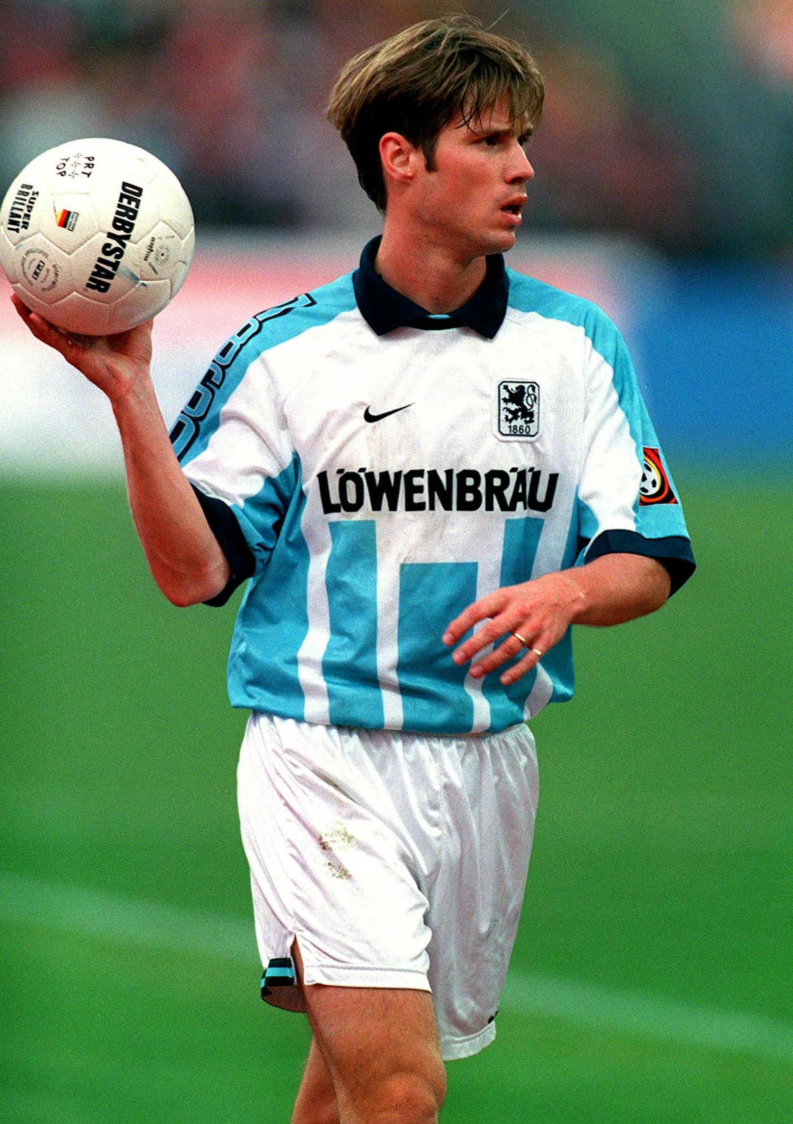 <strong>Harald Cerny: </strong>Stand 1993/94 im Meisterkader der Bayern, schrieb aber vor allem als 1860-Spieler Geschichte. Mit 308 Einsätzen nach wie vor der Rekordmann der "Löwen".