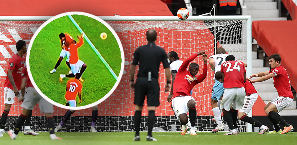 Paul Pogba verschuldet den Elfmeter.