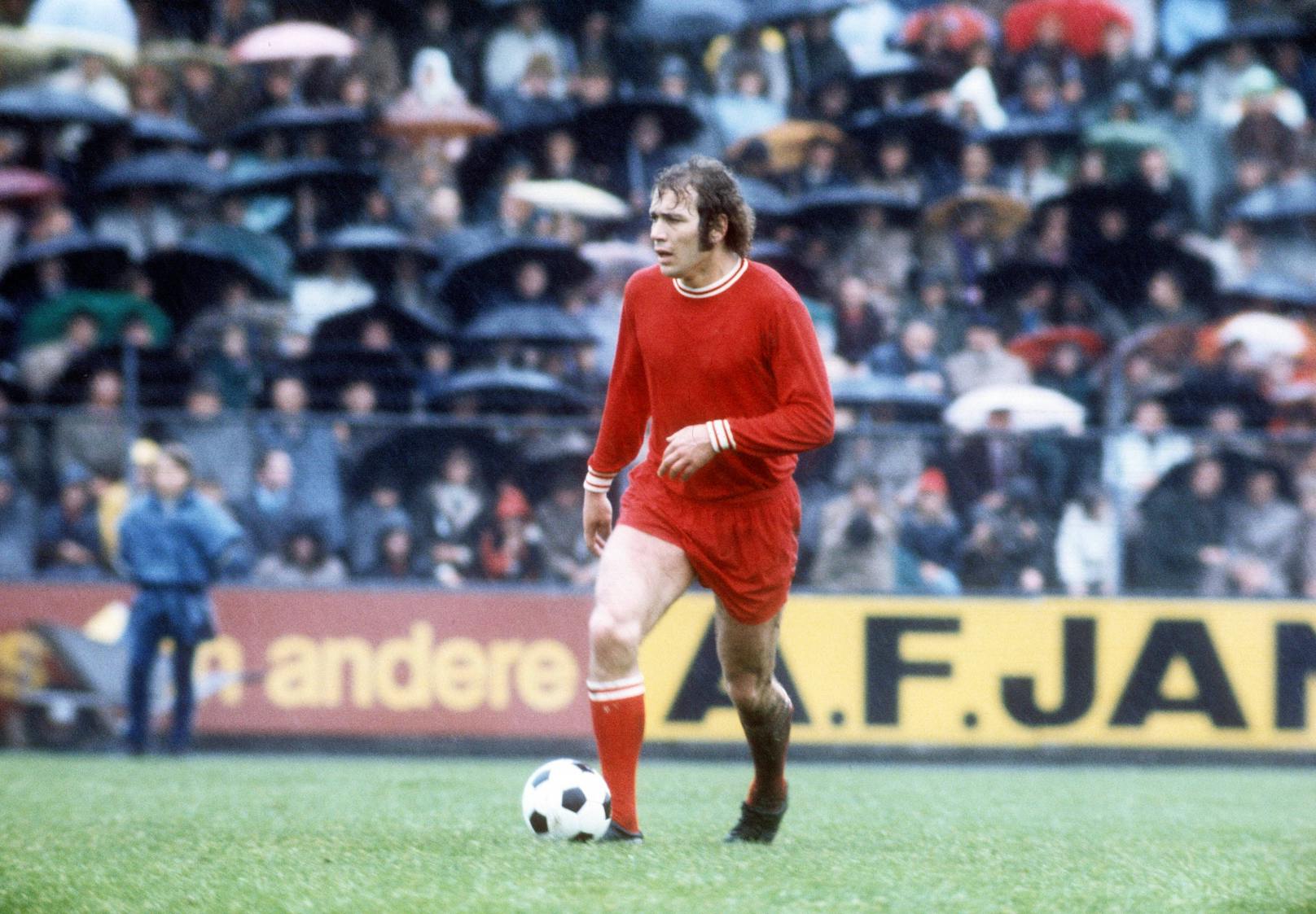 <strong>Heinz Schilcher:</strong>&nbsp;In den 1970er-Jahren ein Topstar. Holte mit Ajax Amsterdam zwei Mal den Europapokal der Landesmeister, also die Champions League.&nbsp;