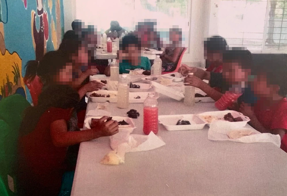 Polizei sucht Bub – und findet 23 entführte Kinder.