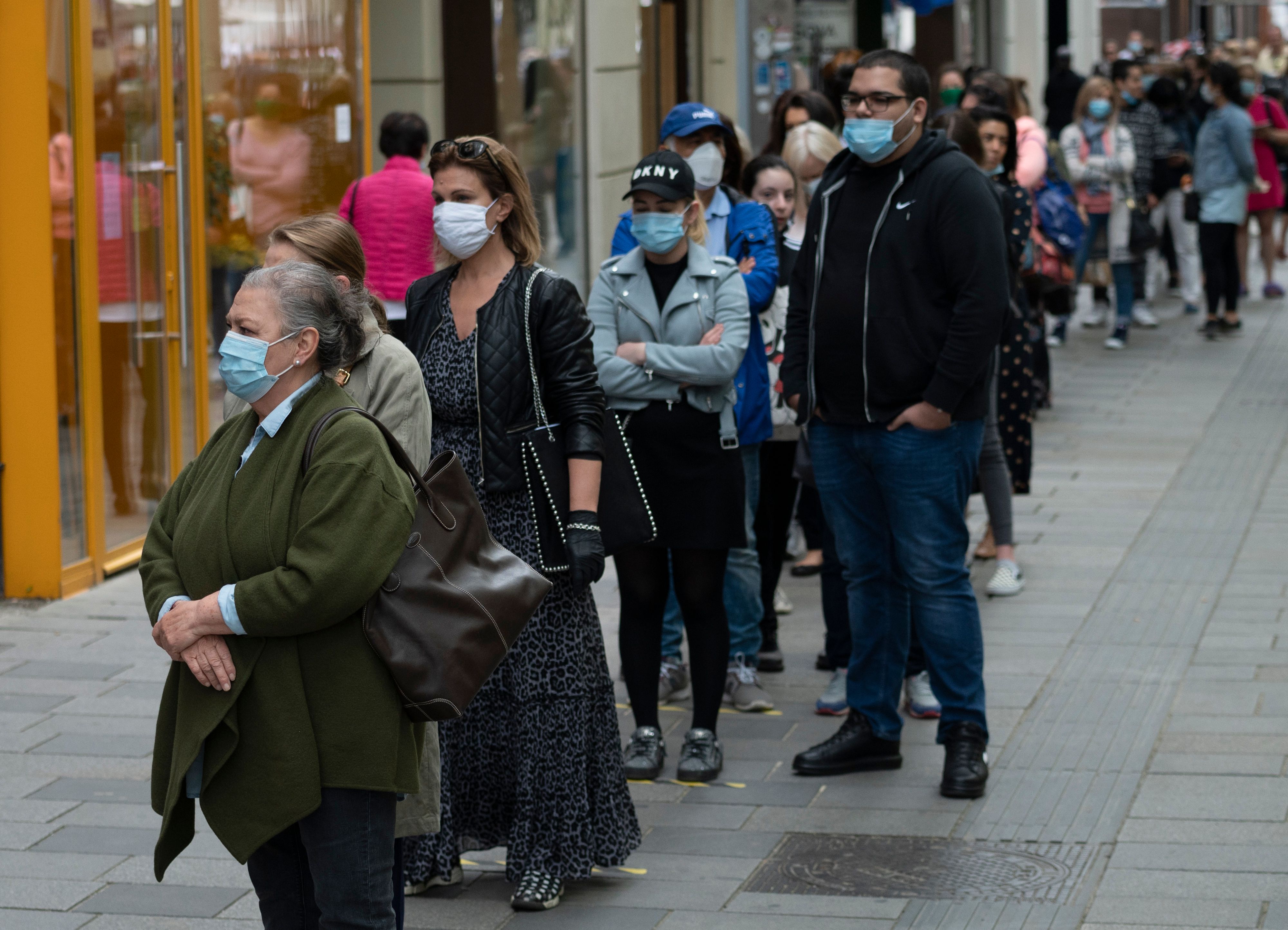 Die Maskenpflicht wird in Österreich wieder verschärft.