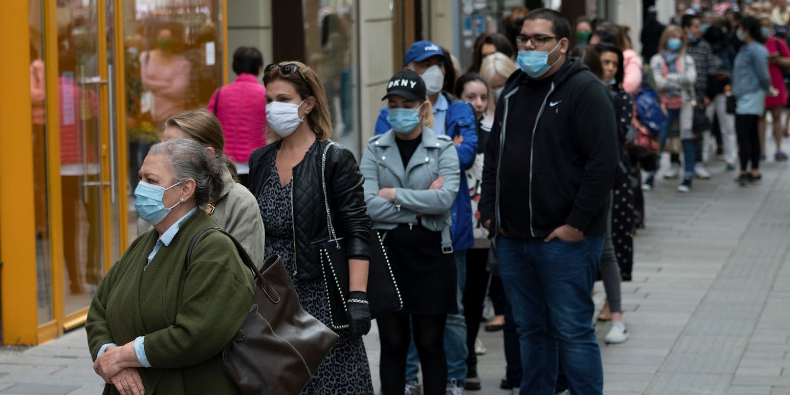 Die Maskenpflicht wird in Österreich wieder verschärft.