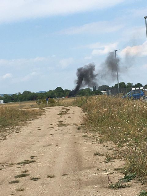 Beim Flugplatz Vöslau bei Kottingbrunn fand am Donnerstagnachmittag eine Feuerwehrübung statt. Einige Augenzeugen fürchteten schon, dass es einen Absturz gegeben habe.