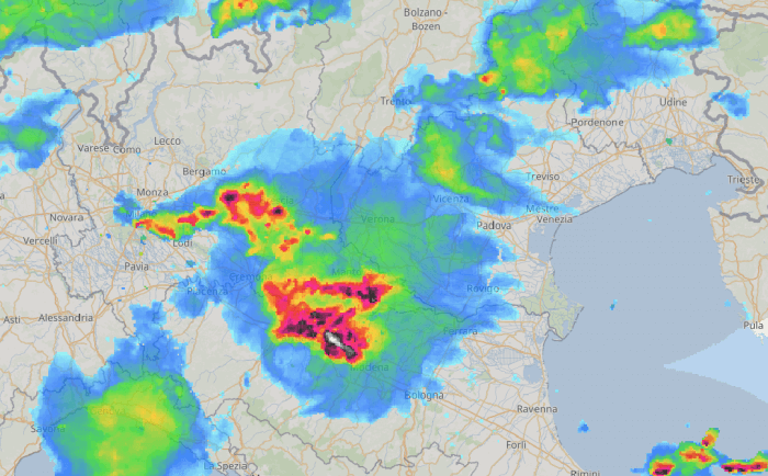 Reflektivität (Wetterradar) am Mittwochnacht um 23 Uhr mit >65 dBZ.