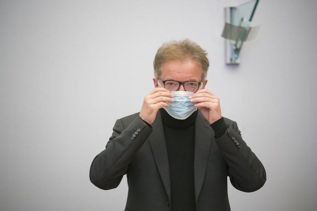 Heute.at - Ab heute Maskenpflicht – was oben ohne erlaubt bleibt