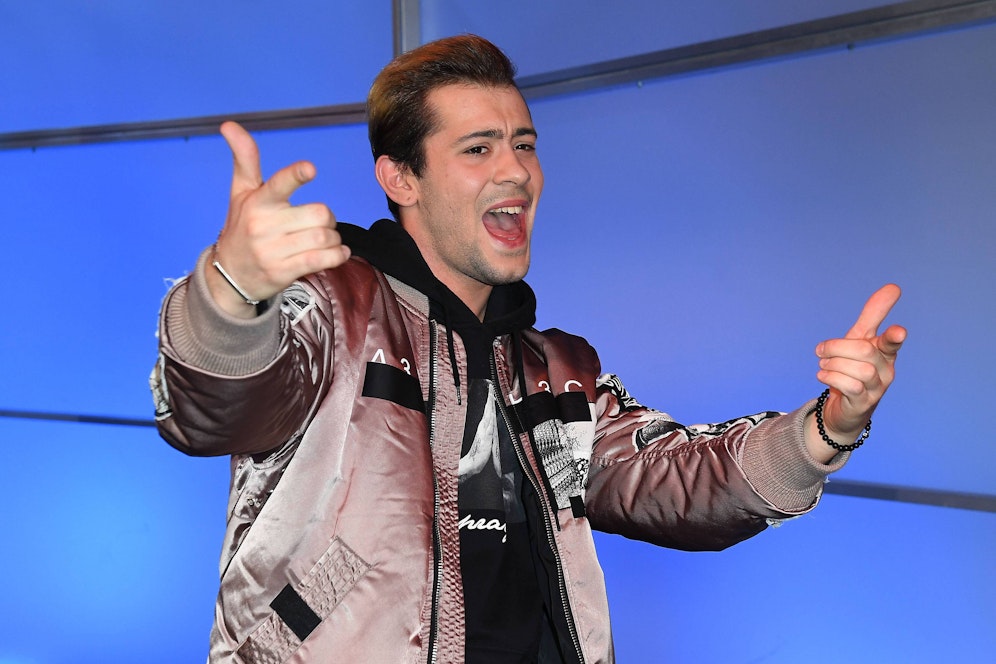 Immer gut gelaunt, aber im Hintergrund fürchtet sich Sänger <strong>Daniele Negroni</strong>vor der bevorstehenden Pleite.