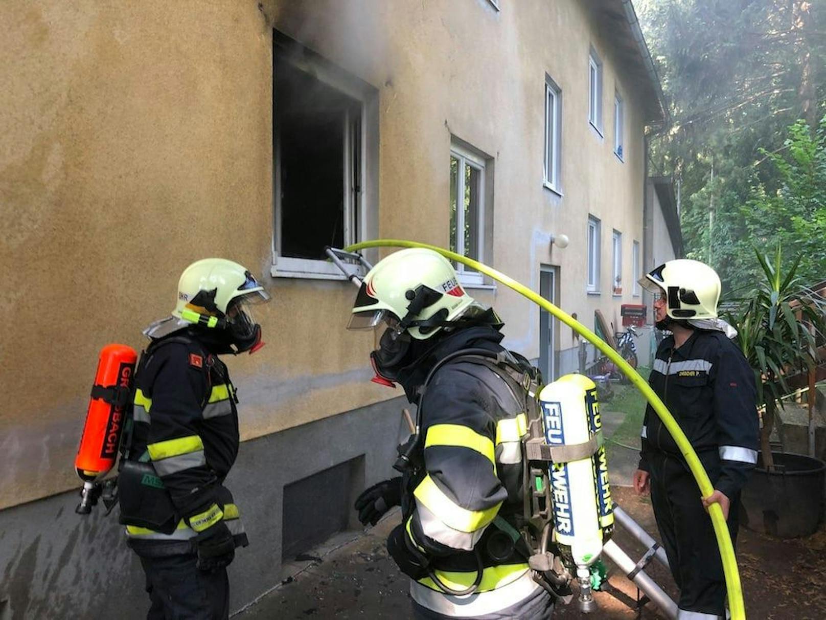 Die Einsatzkräfte vor Ort.