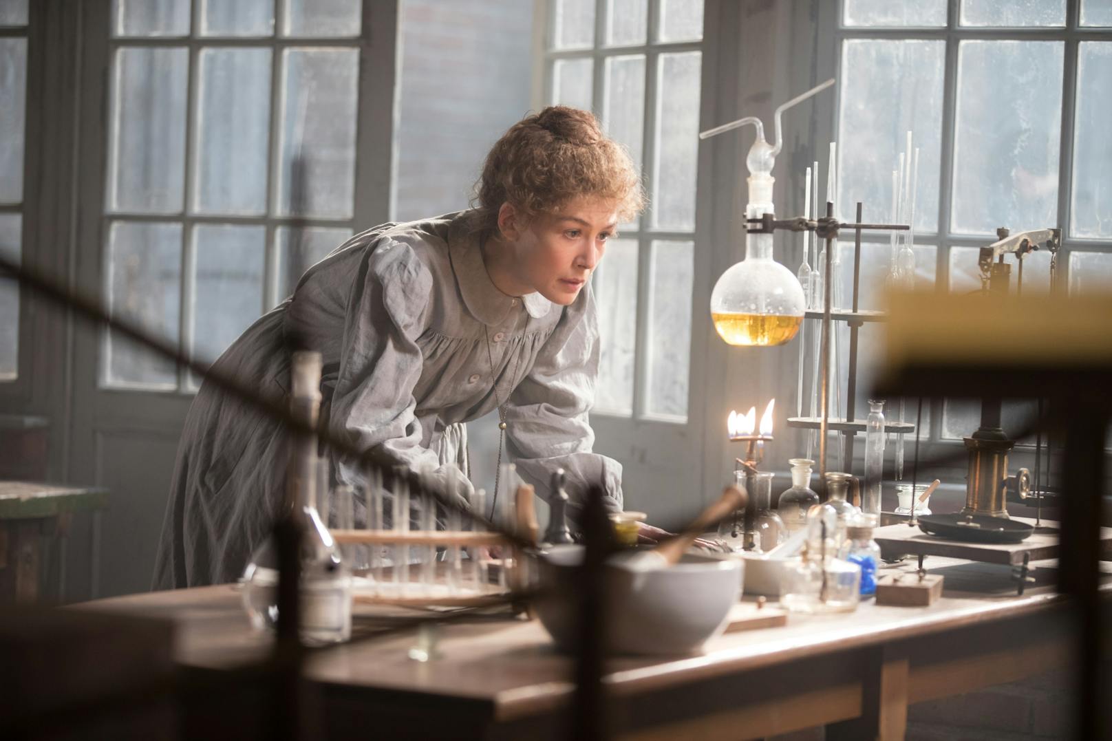 Szenenbild "Marie Curie - Elemente des Lebens"