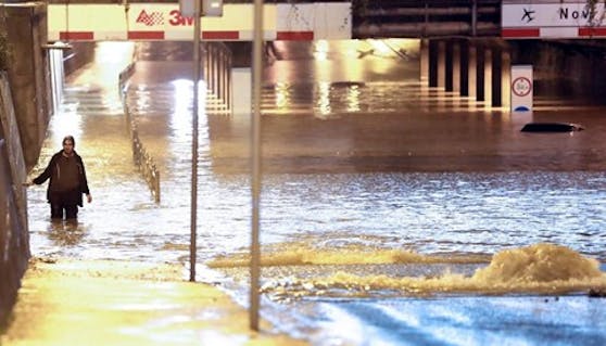 Hunderte Häuser wurden überflutet, Straßenzüge verwandelten sich in Flüsse (24. Juli 2020)