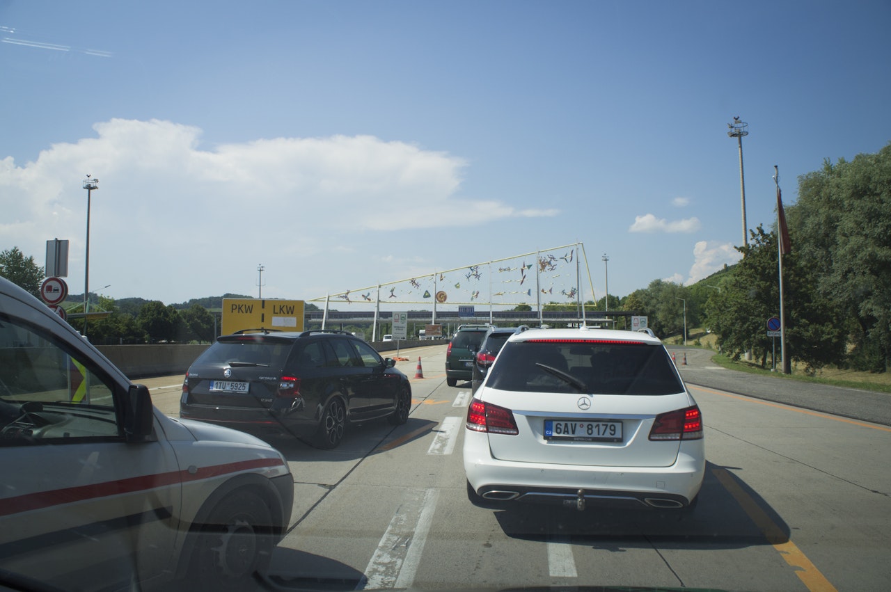 Heute.at - Mega-Staus am Weg in den Balkan sorgen für Frust