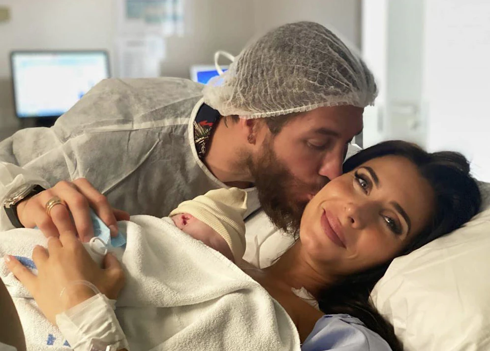 Real-Kapitän Ramos mit Frau Pilar Rubio und seinem vierten Baby